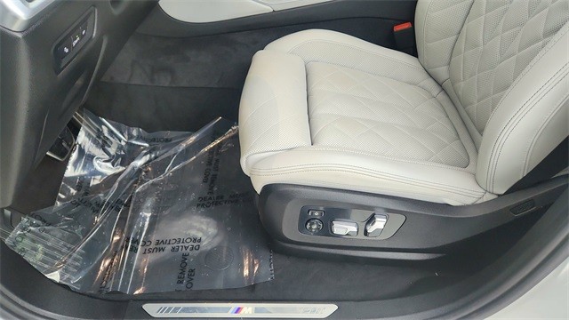 2025 BMW X6 xDrive40i AWD