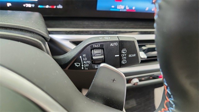 2025 BMW X5 M60i xDrive AWD