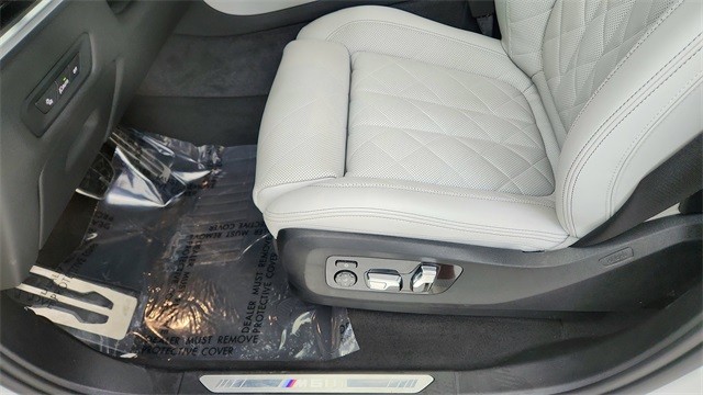 2025 BMW X5 M60i xDrive AWD