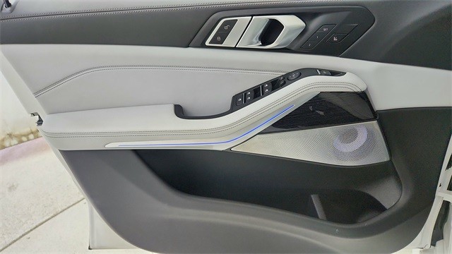 2025 BMW X5 M60i xDrive AWD