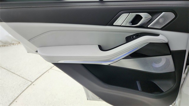 2025 BMW X5 M60i xDrive AWD