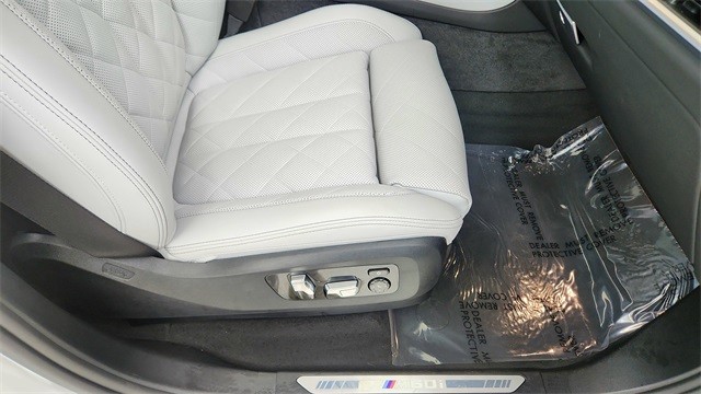 2025 BMW X5 M60i xDrive AWD