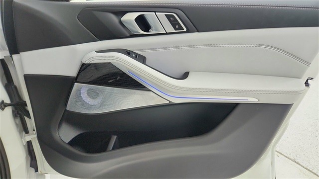 2025 BMW X5 M60i xDrive AWD