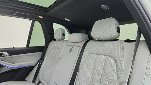 2025 BMW X5 M60i xDrive AWD