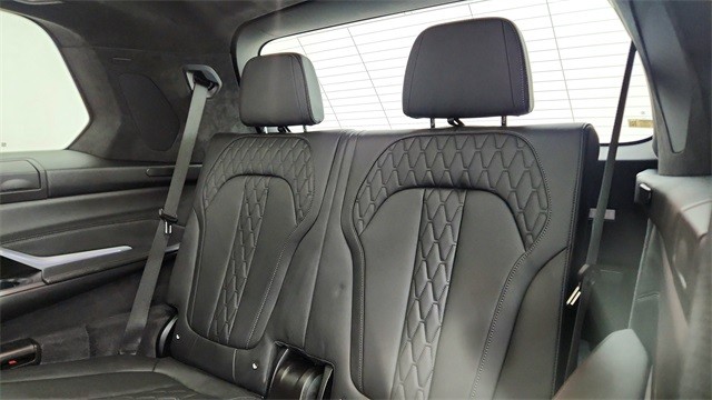 2024 BMW X7 M60i AWD