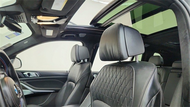 2024 BMW X7 M60i AWD