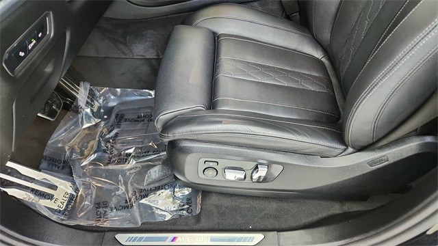 2024 BMW X7 M60i AWD