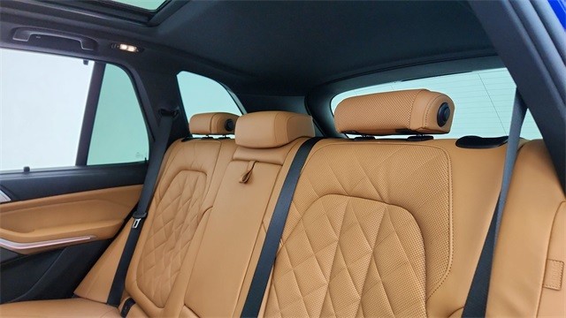 2025 BMW X5 M60i xDrive AWD