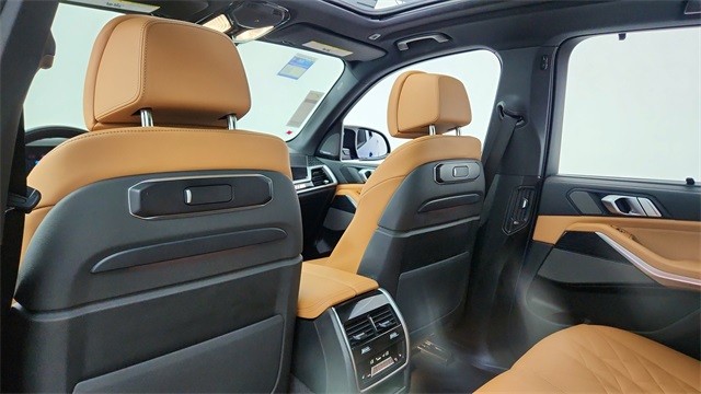 2025 BMW X5 M60i xDrive AWD