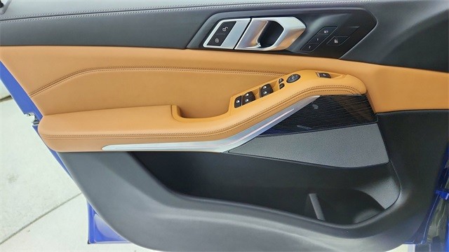 2025 BMW X5 M60i xDrive AWD