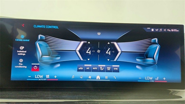 2025 BMW X5 M60i xDrive AWD