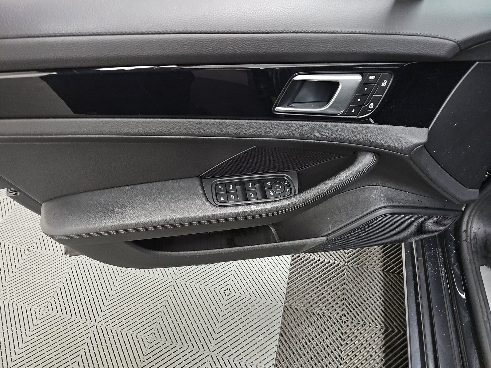 2023 Porsche Panamera 4S AWD