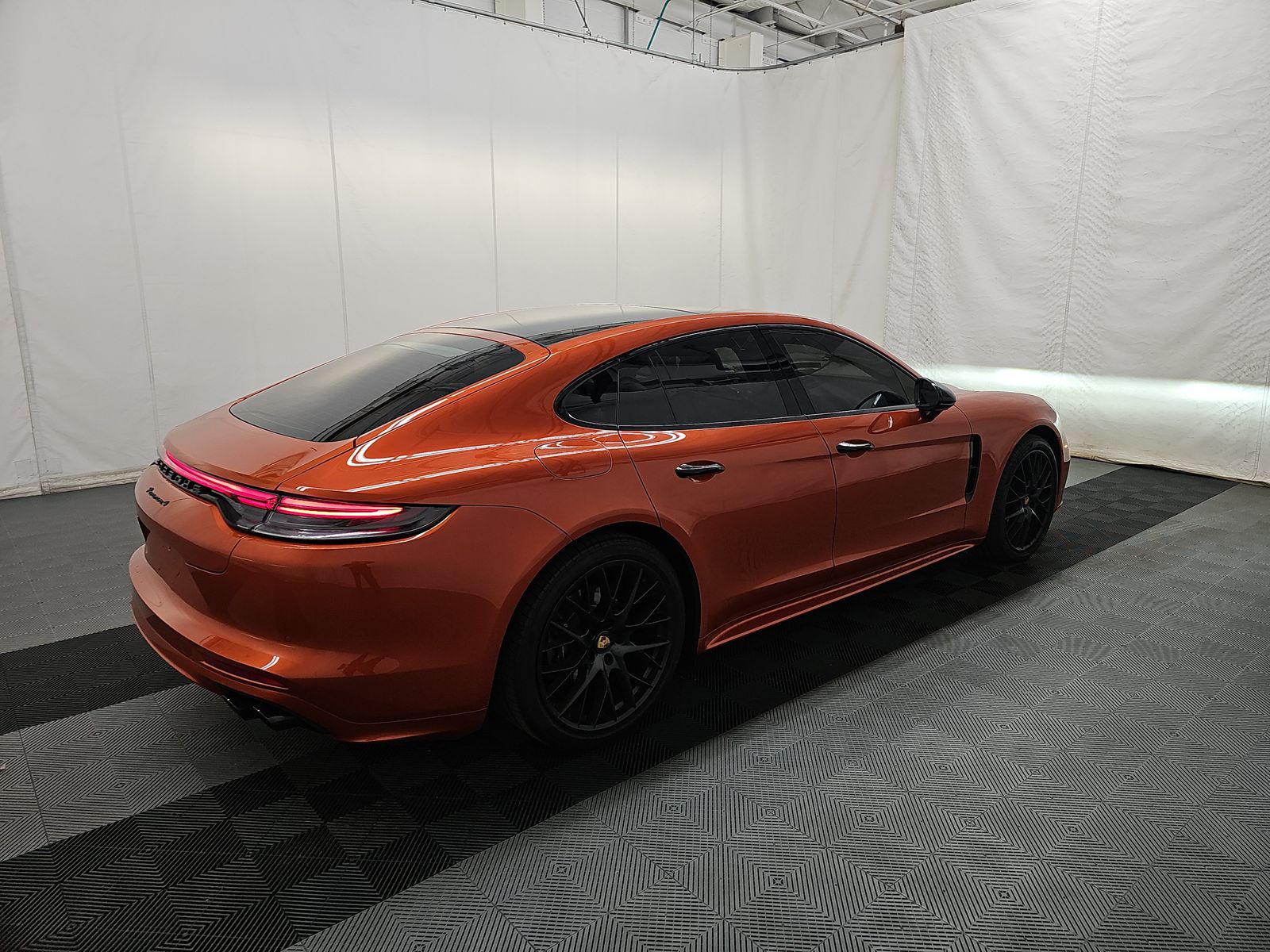 2022 Porsche Panamera 4 Platinum Edition AWD
