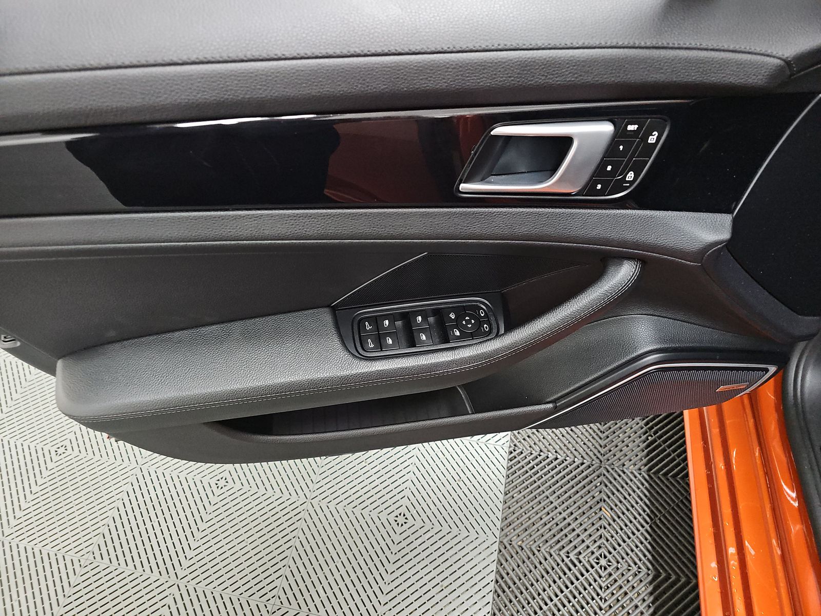 2022 Porsche Panamera 4 Platinum Edition AWD