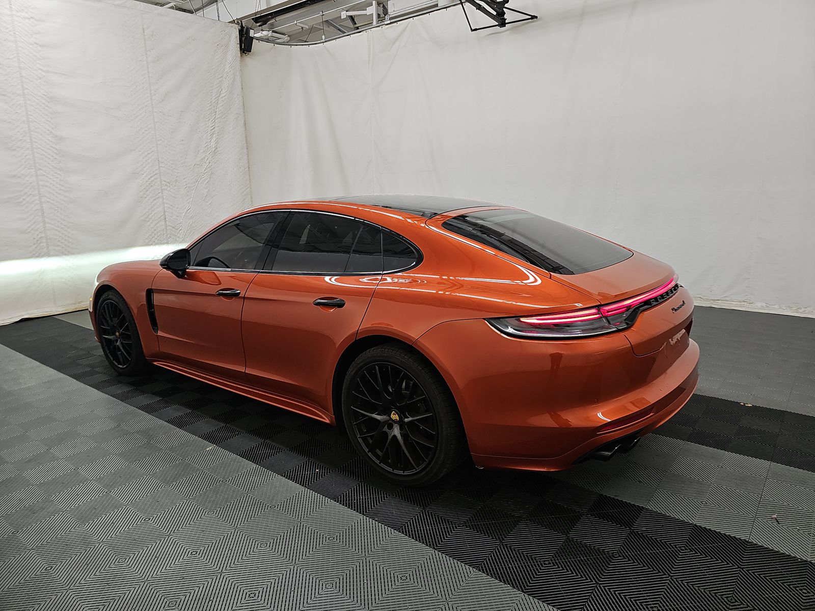 2022 Porsche Panamera 4 Platinum Edition AWD