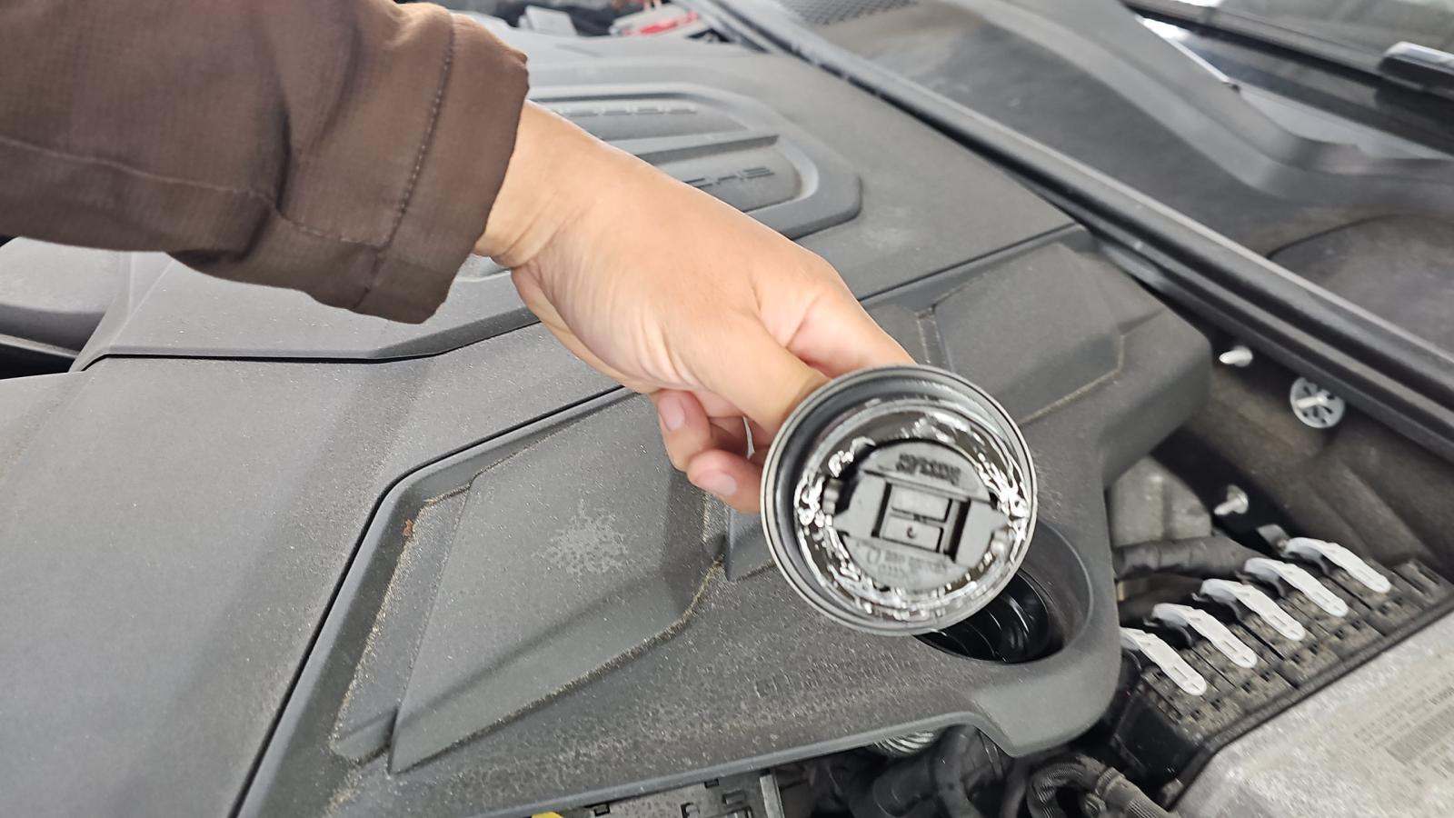 2023 Porsche Cayenne Platinum Edition AWD