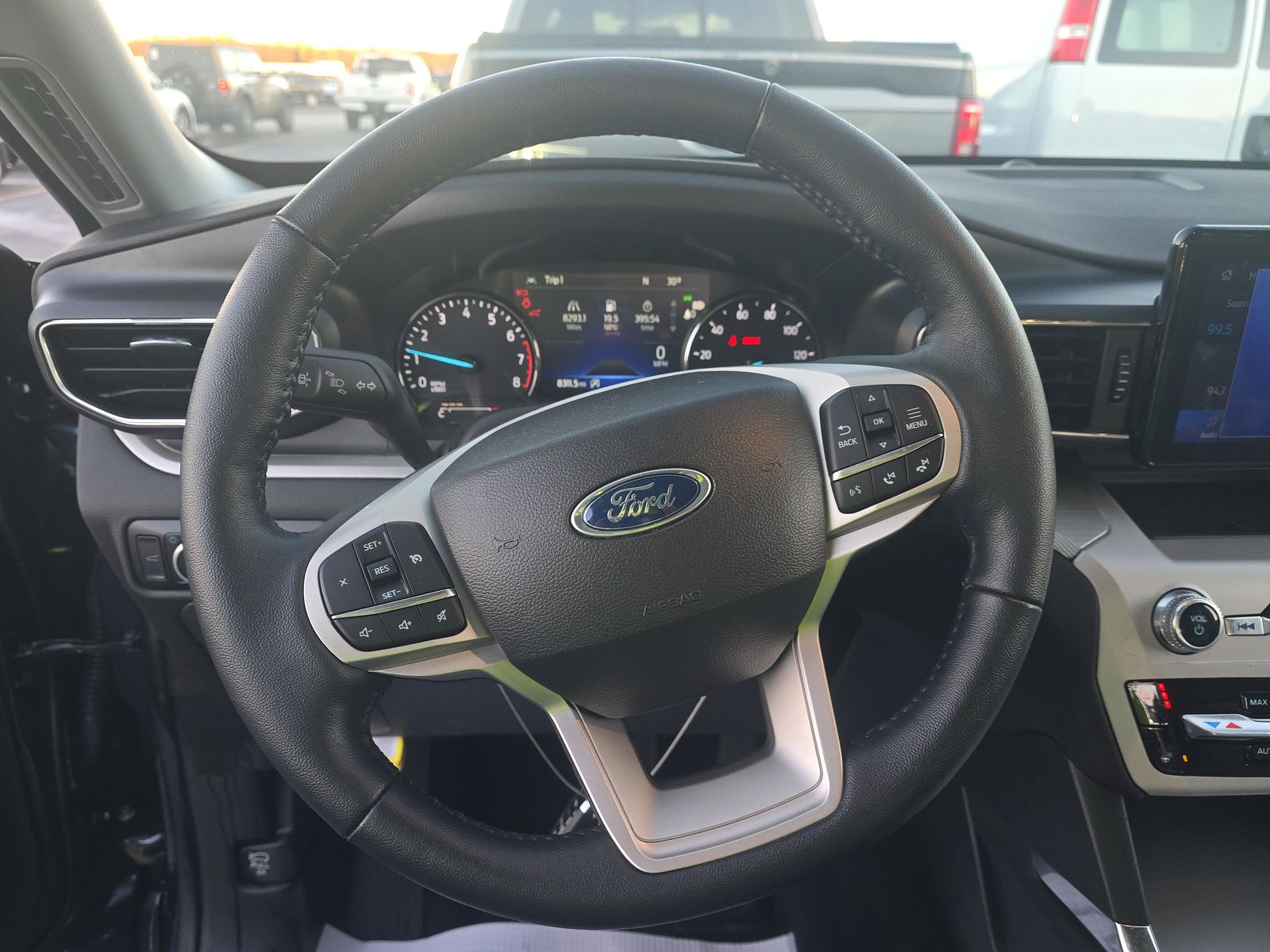 2023 Ford Explorer XLT AWD