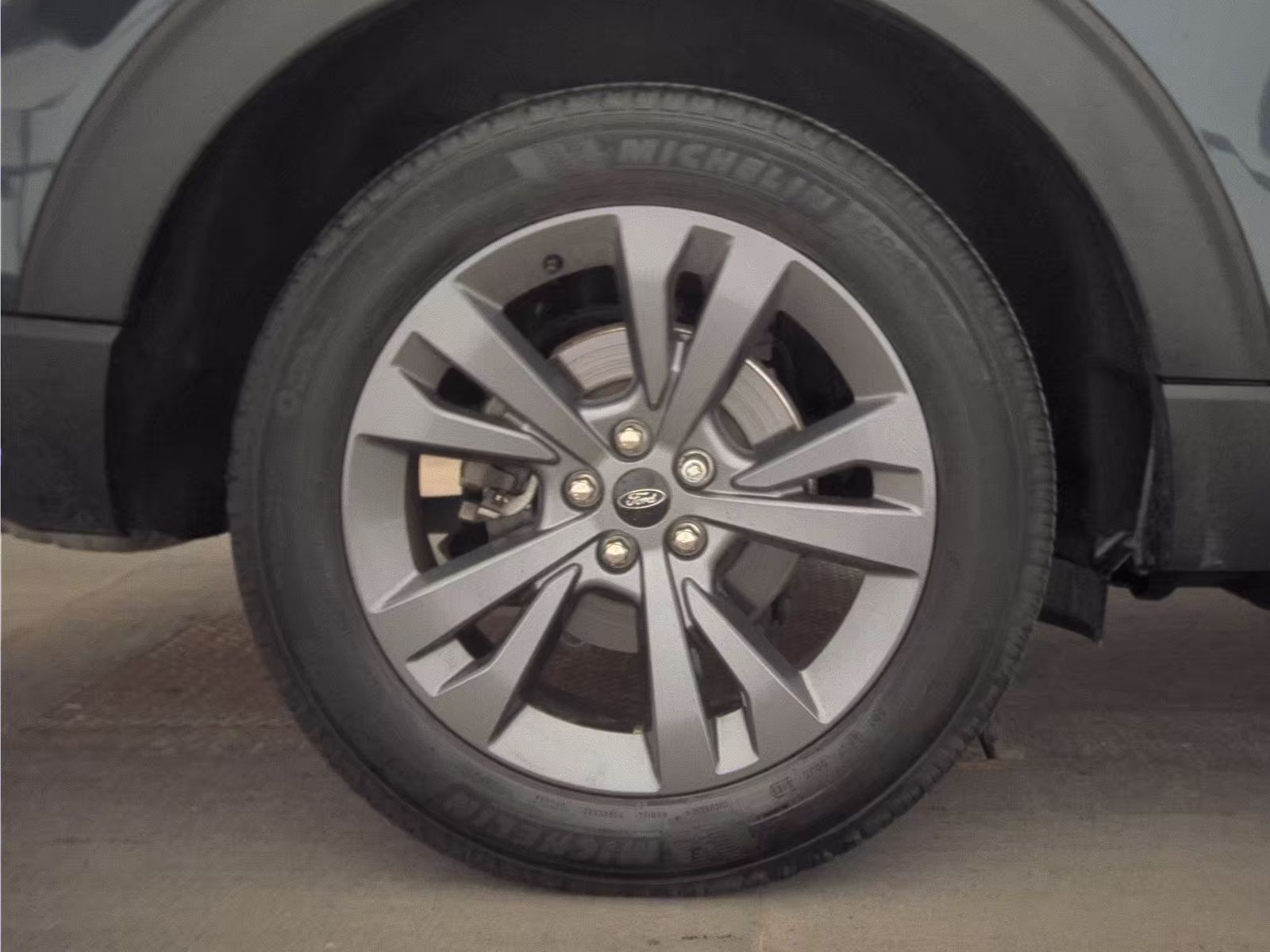 2023 Ford Explorer XLT AWD