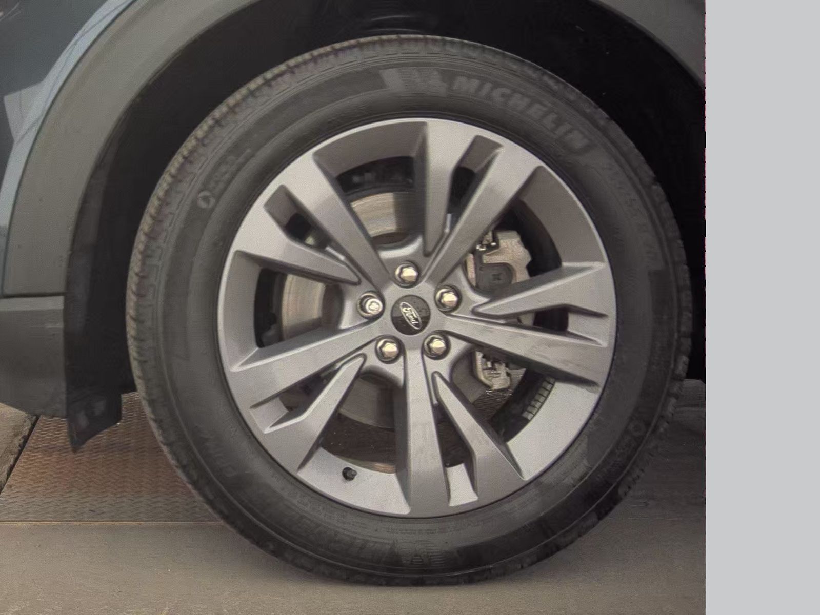 2023 Ford Explorer XLT AWD