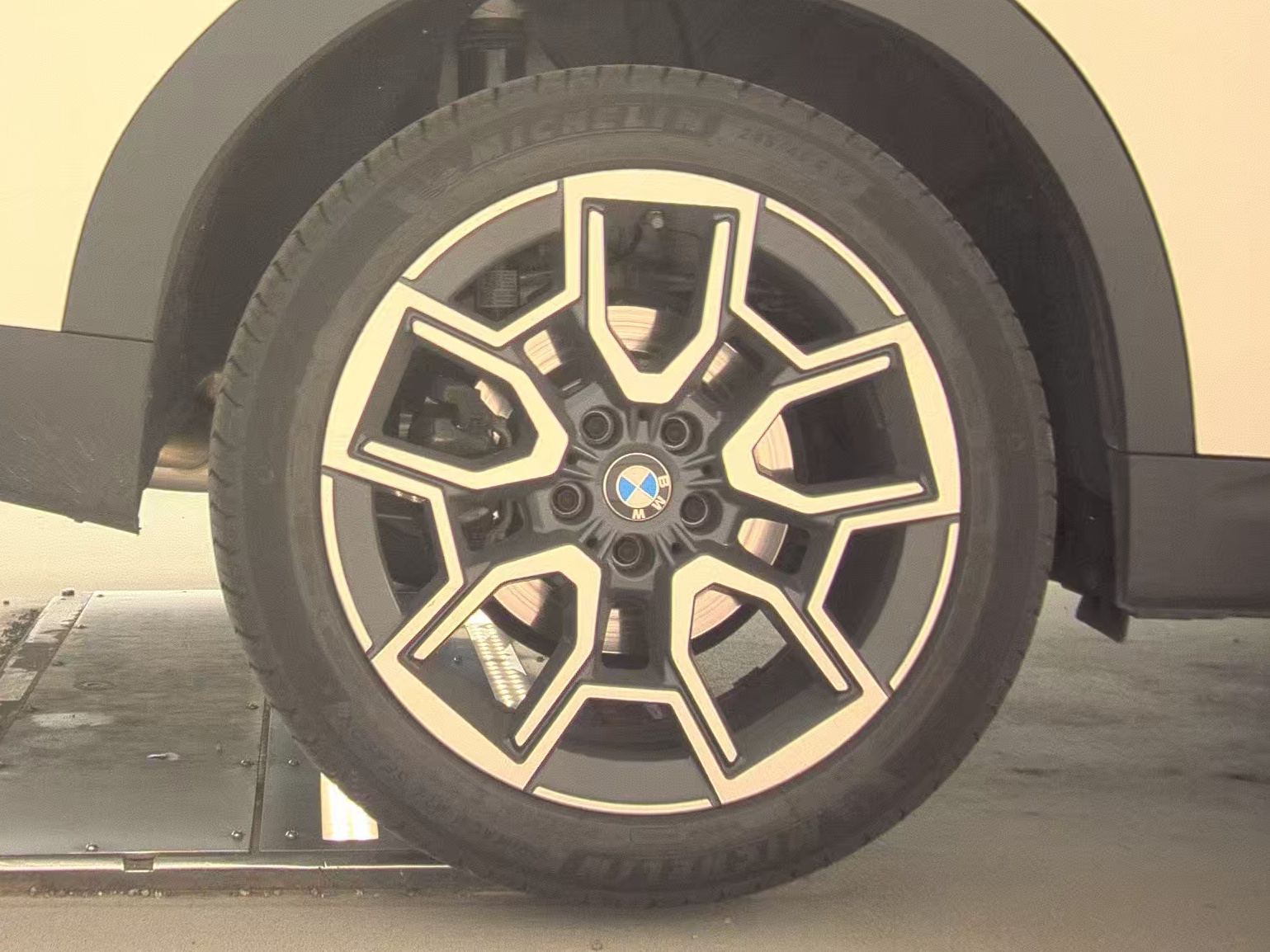 2025 BMW X2 xDrive28i AWD