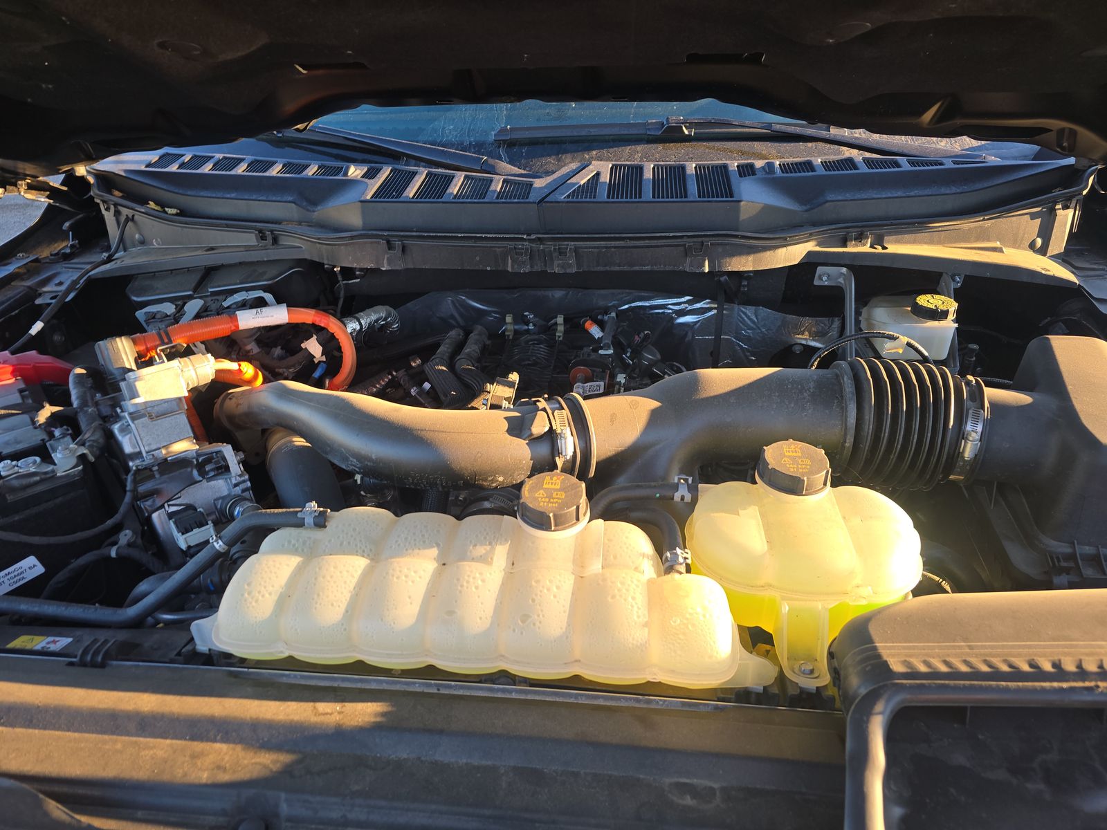 2024 Ford F-150 Hybrid Lariat AWD