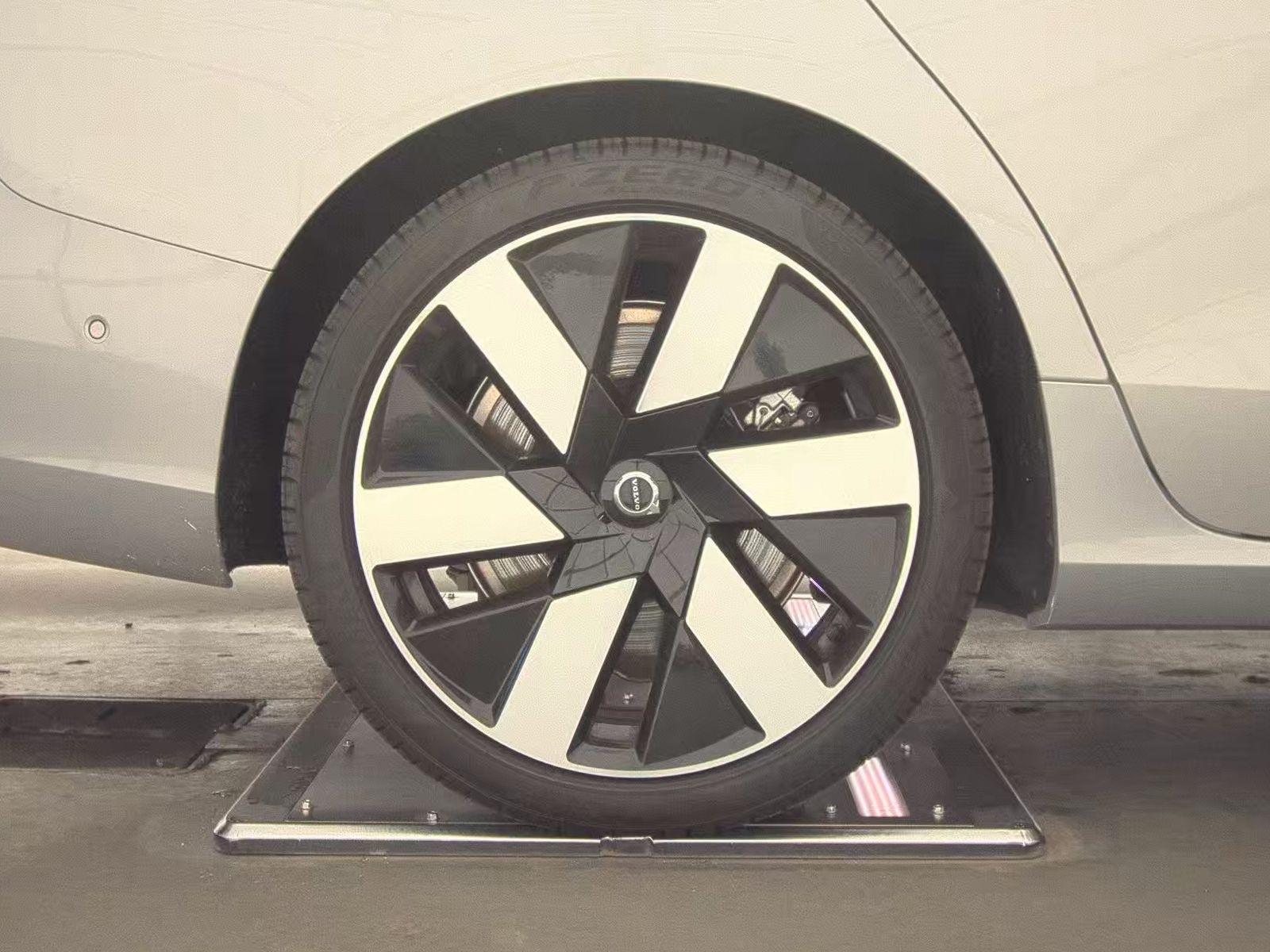 2024 Volvo S60 Recharge T8 Plus AWD