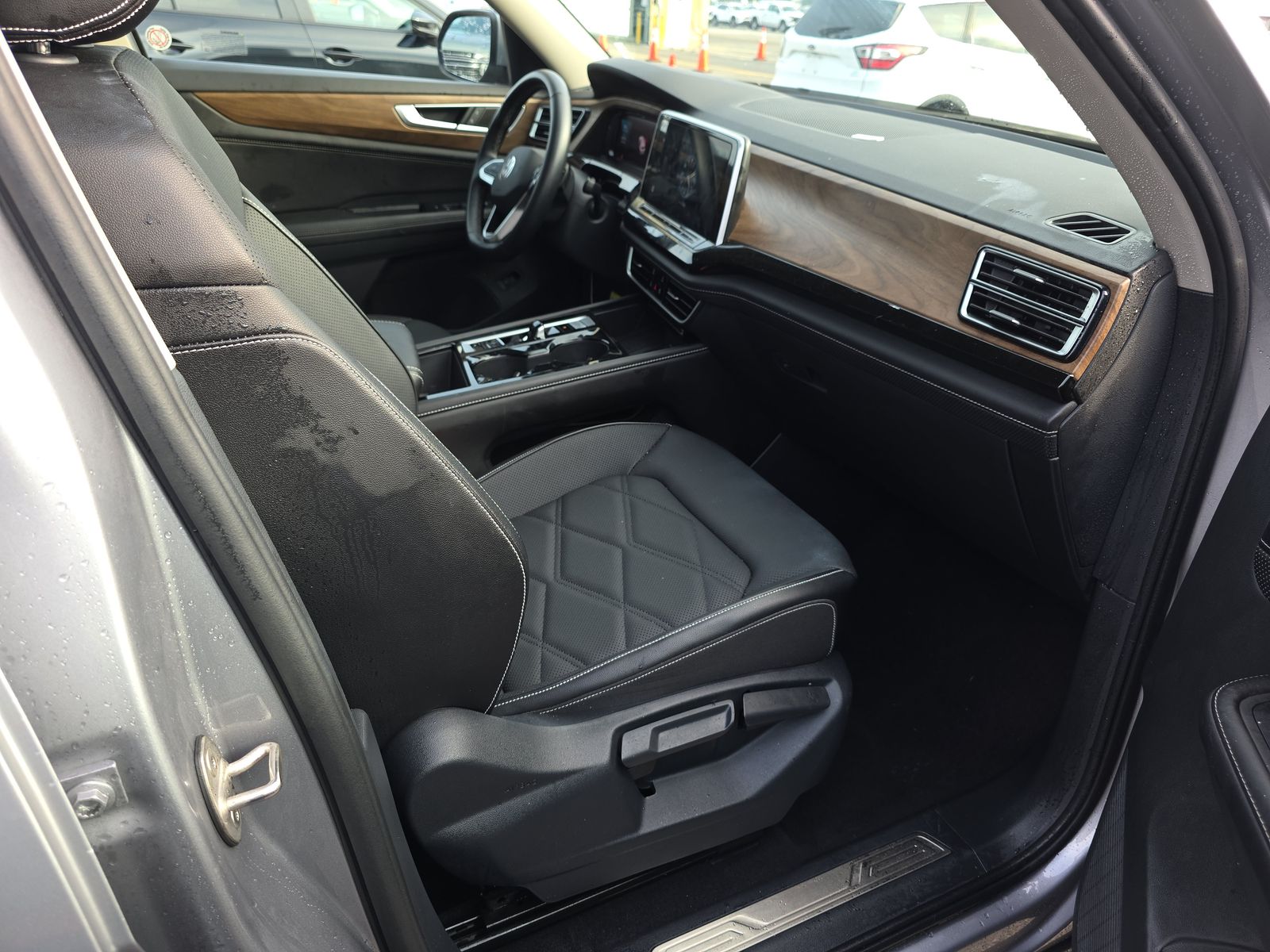 2025 Volkswagen Atlas 2.0T SE FWD