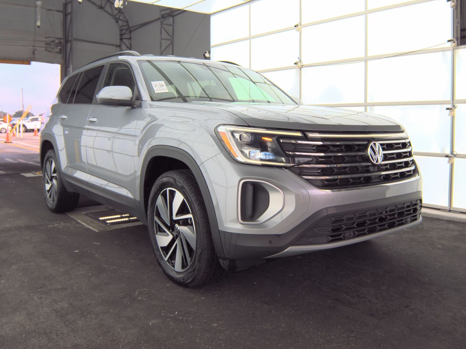 2025 Volkswagen Atlas 2.0T SE FWD