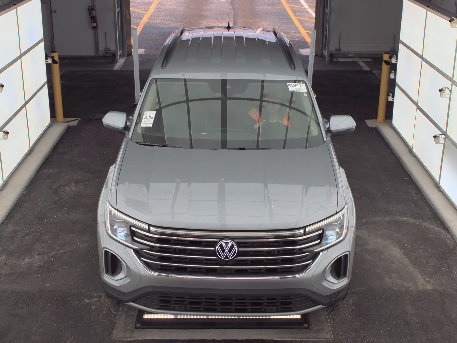 2025 Volkswagen Atlas 2.0T SE FWD