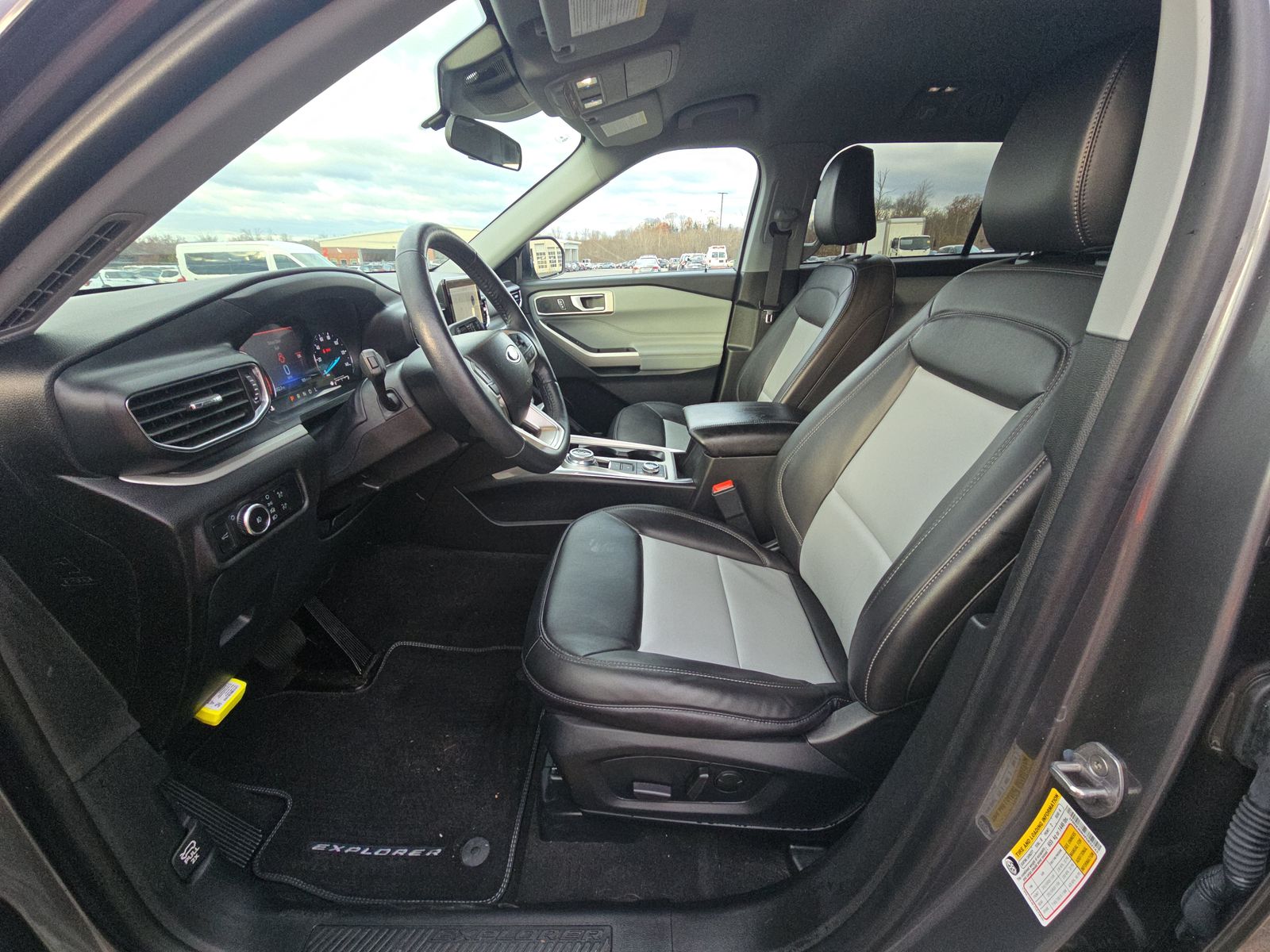 2023 Ford Explorer XLT AWD