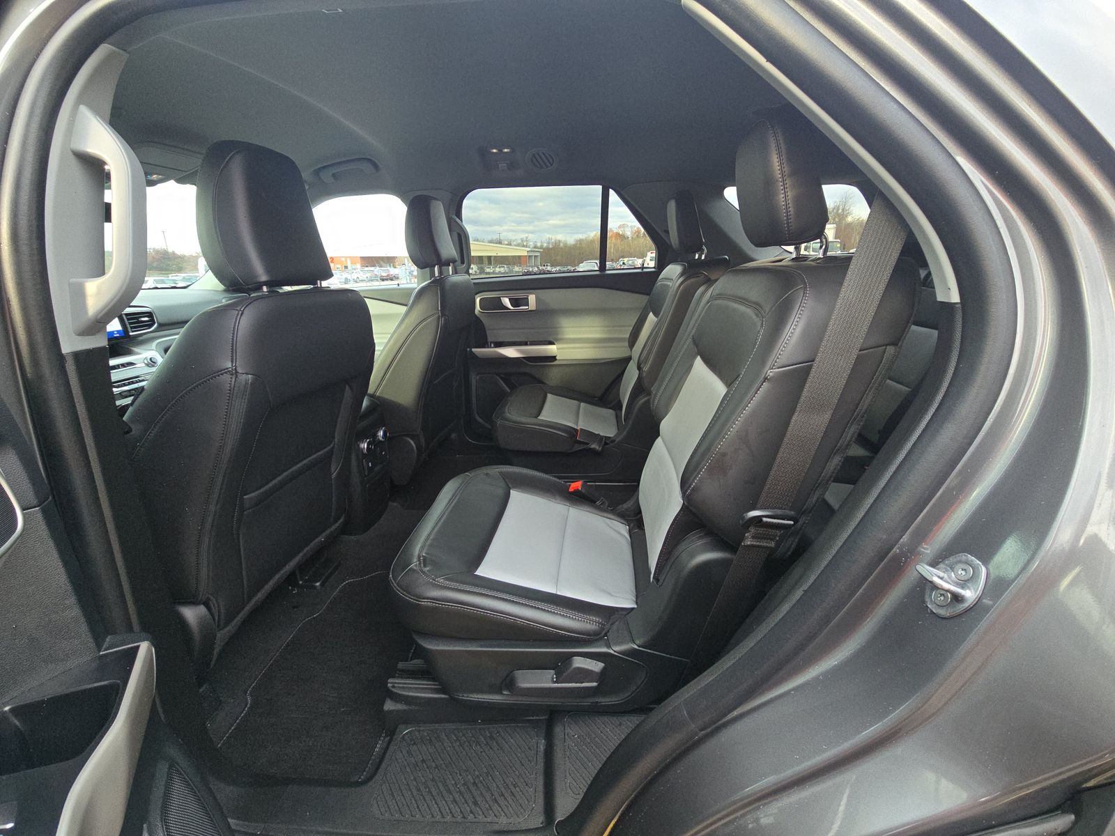 2023 Ford Explorer XLT AWD