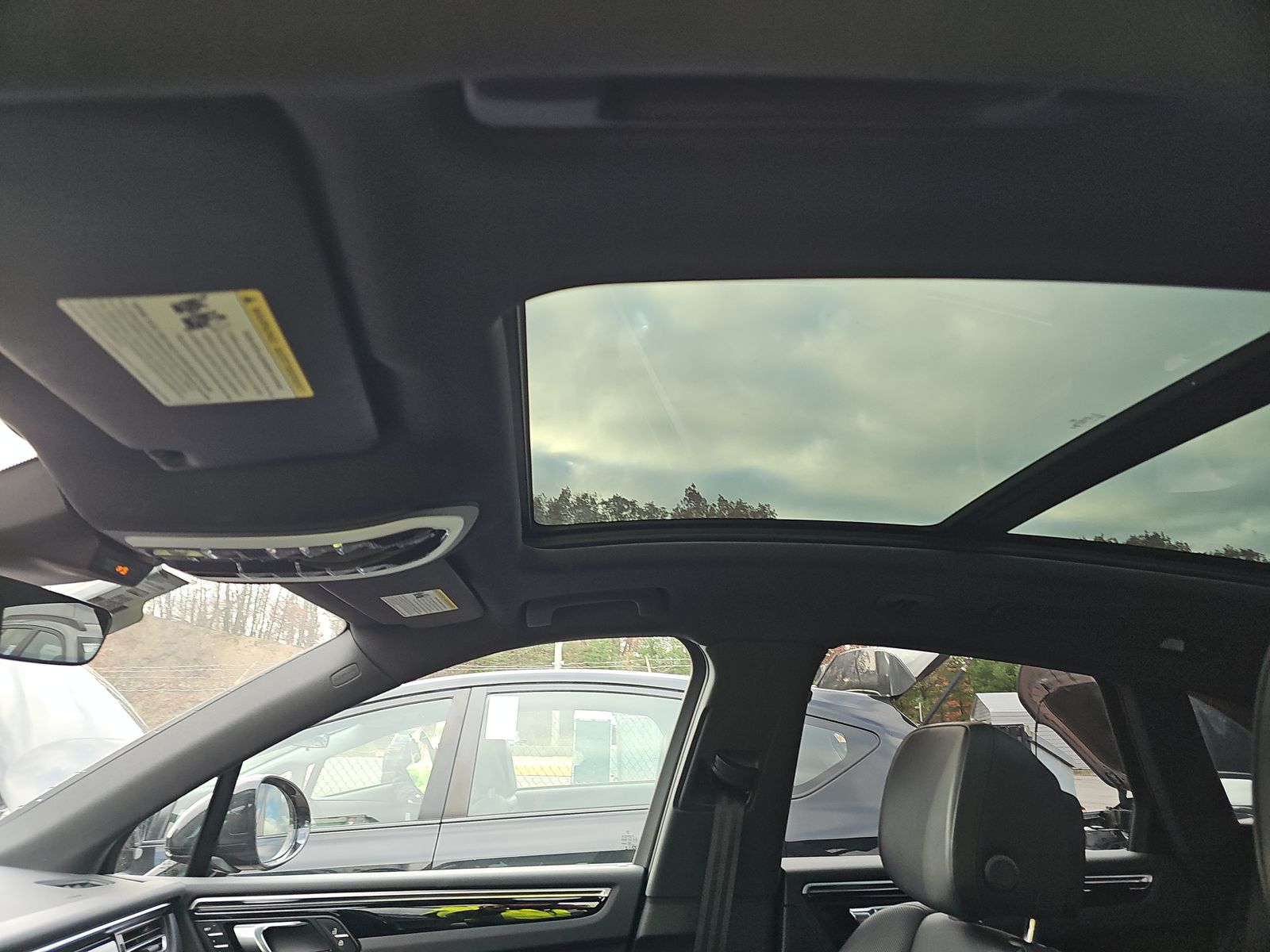 2024 Porsche Macan Base AWD