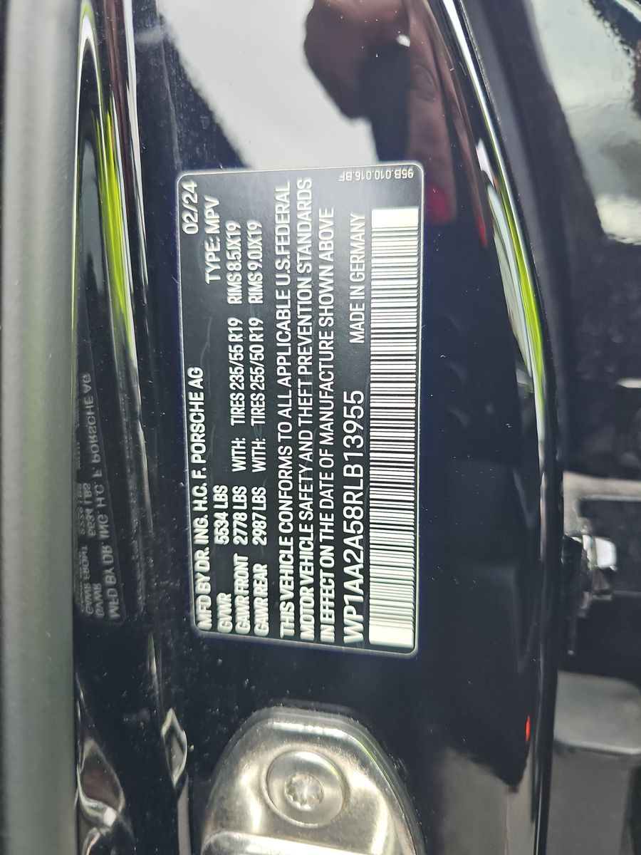 2024 Porsche Macan Base AWD