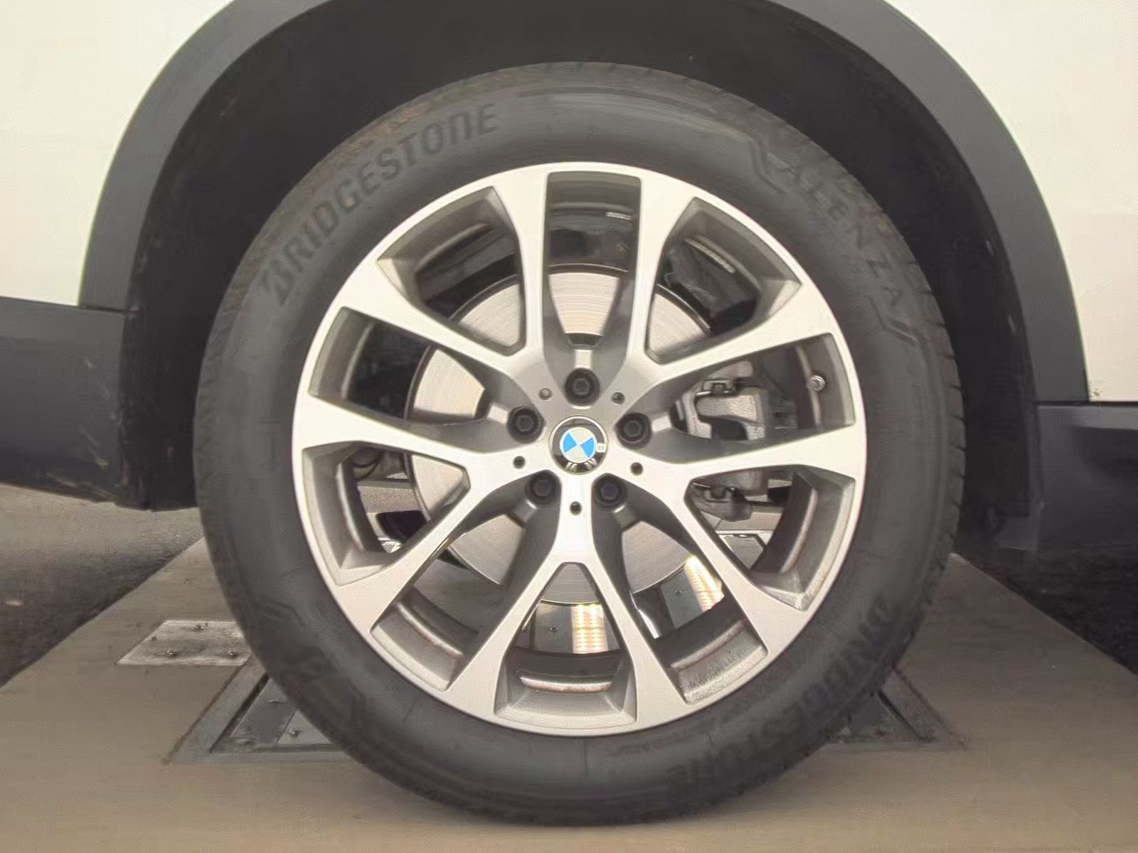 2025 BMW X5 xDrive40i AWD