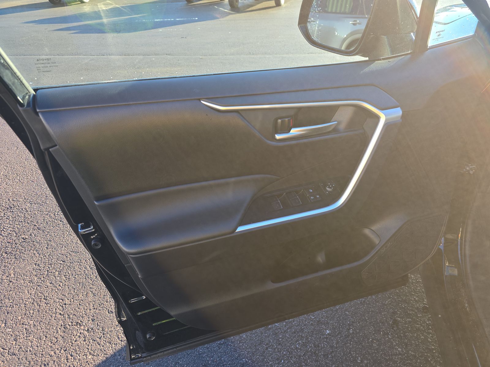 2025 Toyota RAV4 XLE Premium FWD