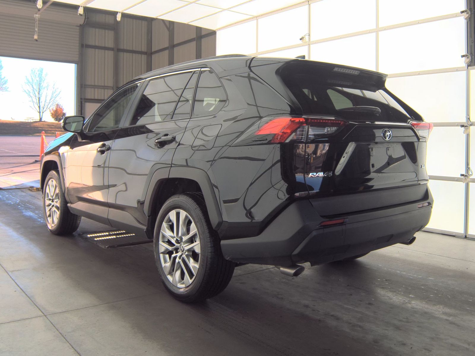 2025 Toyota RAV4 XLE Premium FWD