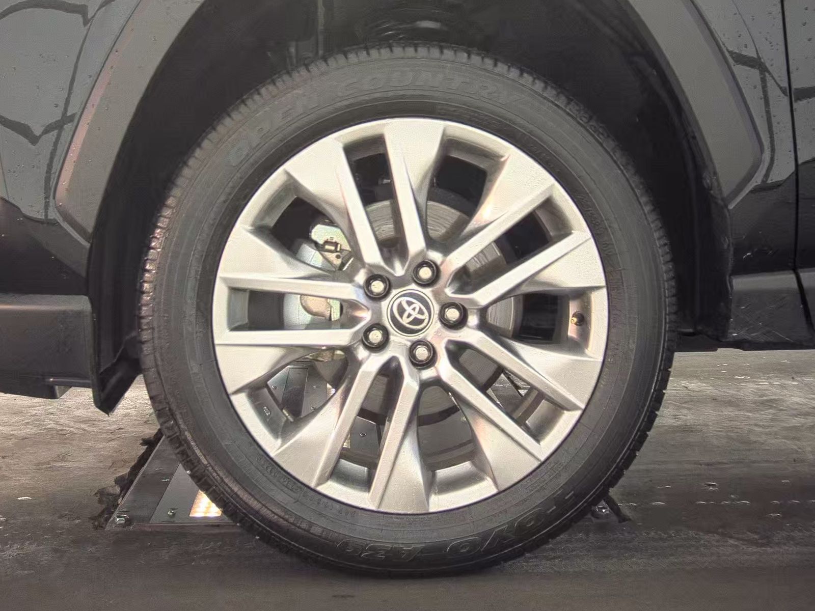 2025 Toyota RAV4 XLE Premium FWD