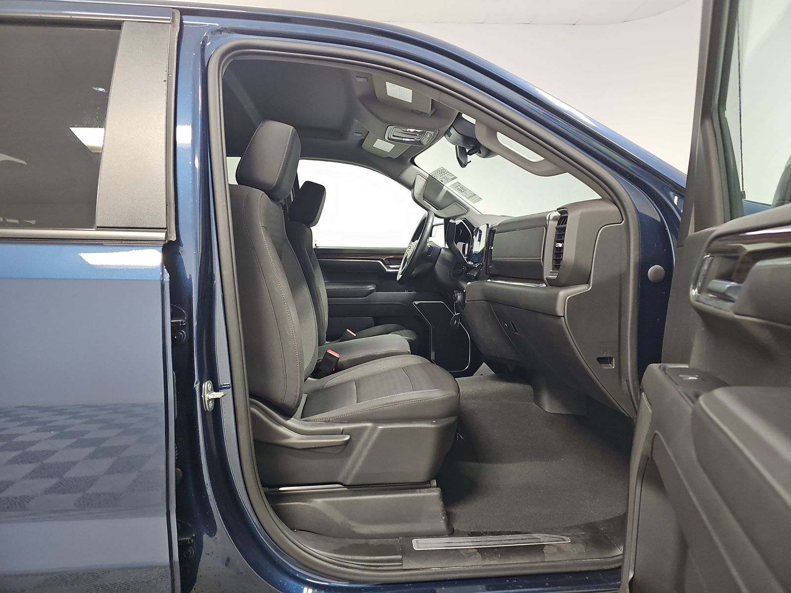 2023 Chevrolet Silverado 1500 LT AWD