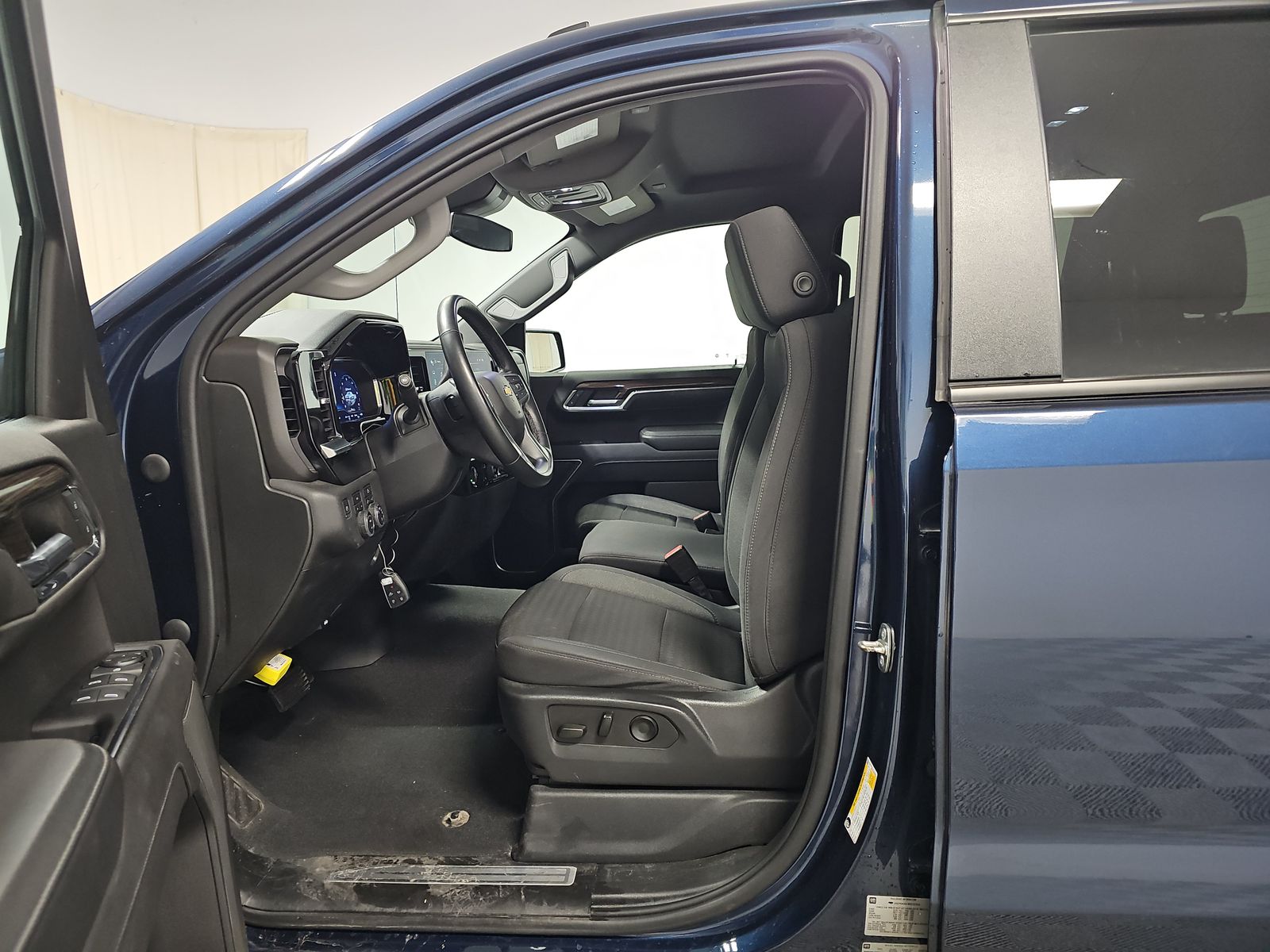 2023 Chevrolet Silverado 1500 LT AWD