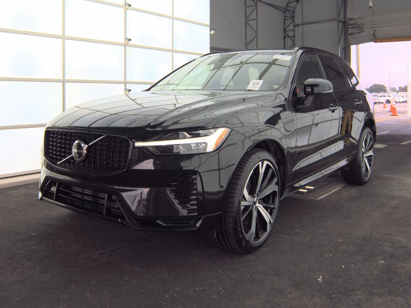 2025 Volvo XC60 Plug-In Hybrid T8 Ultra AWD