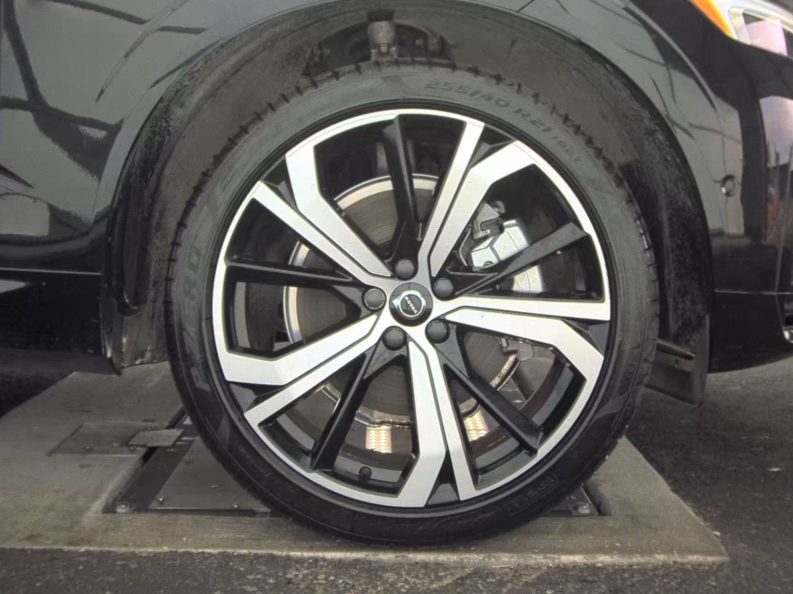 2025 Volvo XC60 Plug-In Hybrid T8 Ultra AWD