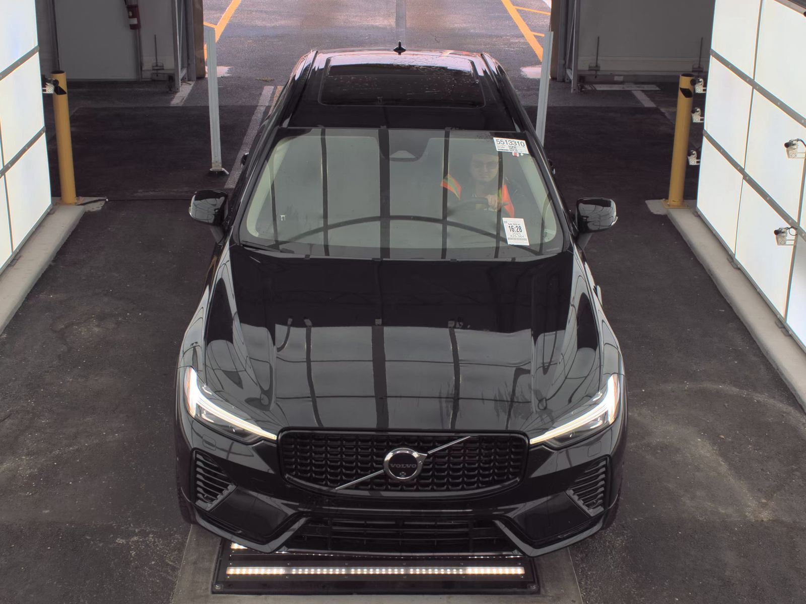 2025 Volvo XC60 Plug-In Hybrid T8 Ultra AWD