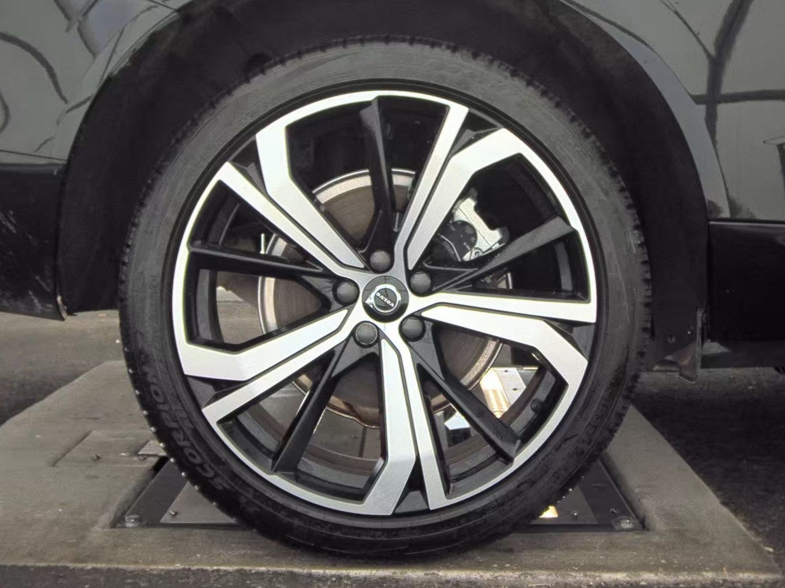 2025 Volvo XC60 Plug-In Hybrid T8 Ultra AWD