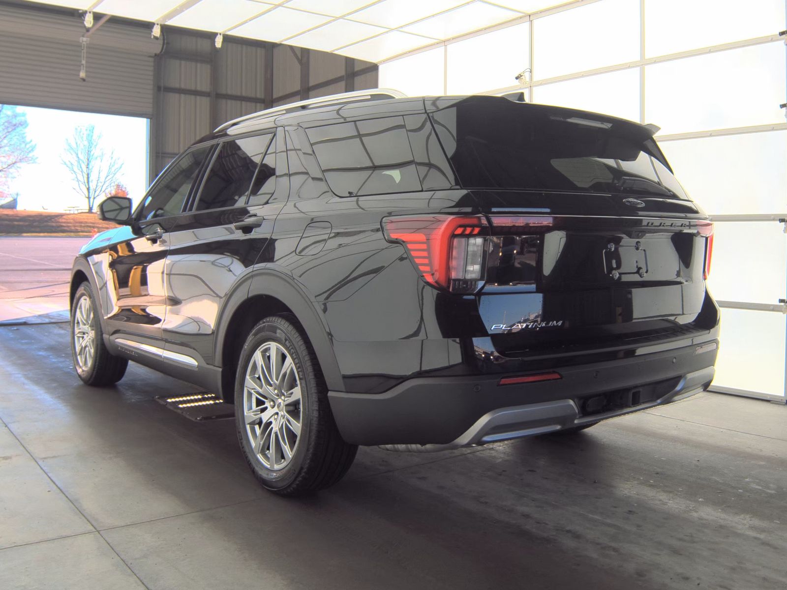 2025 Ford Explorer Platinum RWD