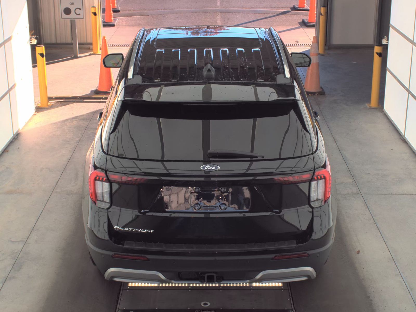 2025 Ford Explorer Platinum RWD