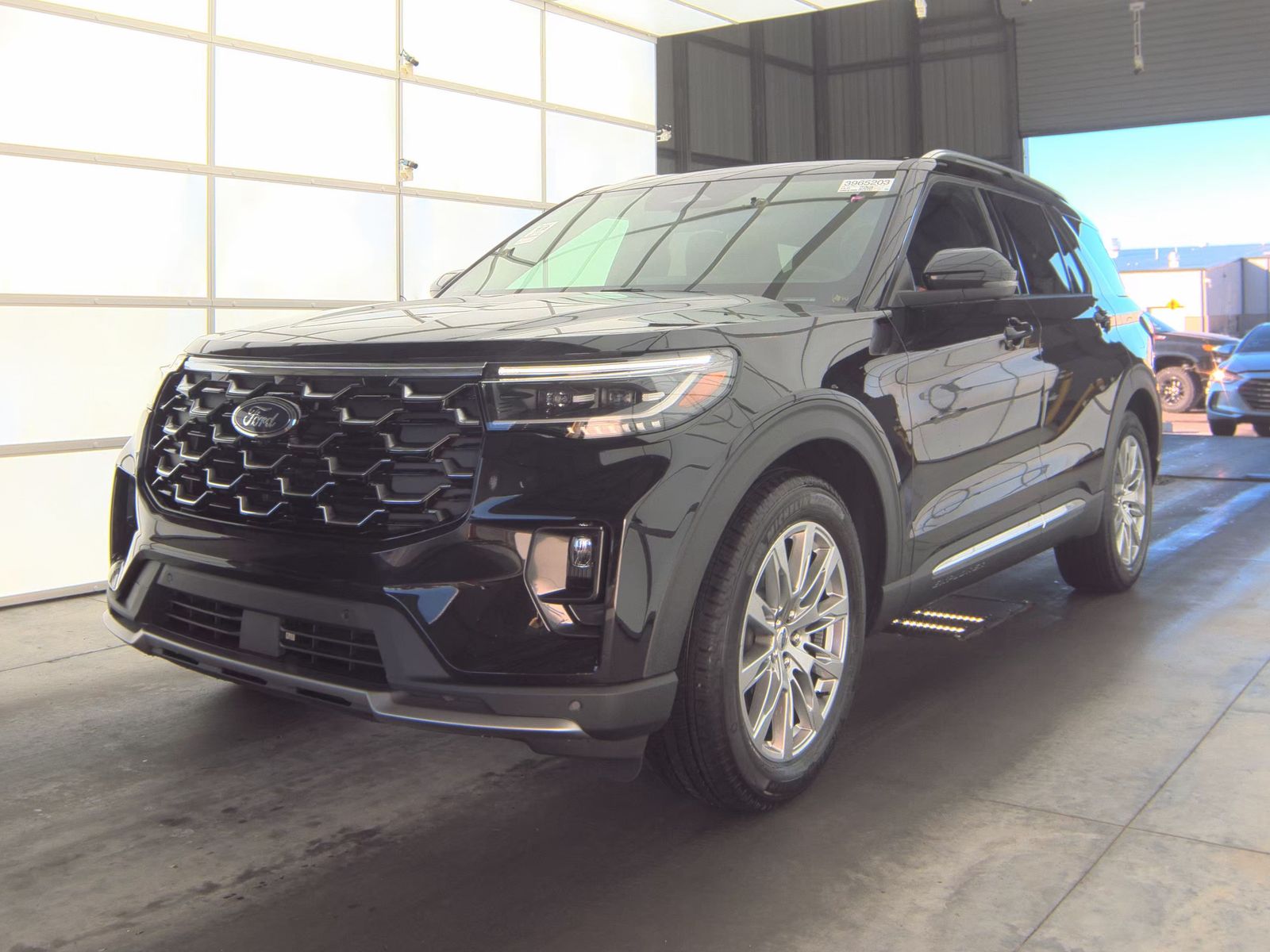 2025 Ford Explorer Platinum RWD
