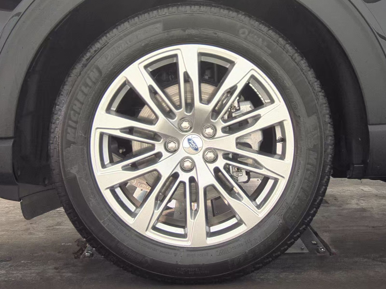 2025 Ford Explorer Platinum RWD