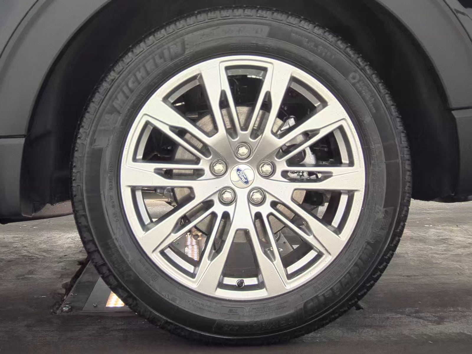 2025 Ford Explorer Platinum RWD