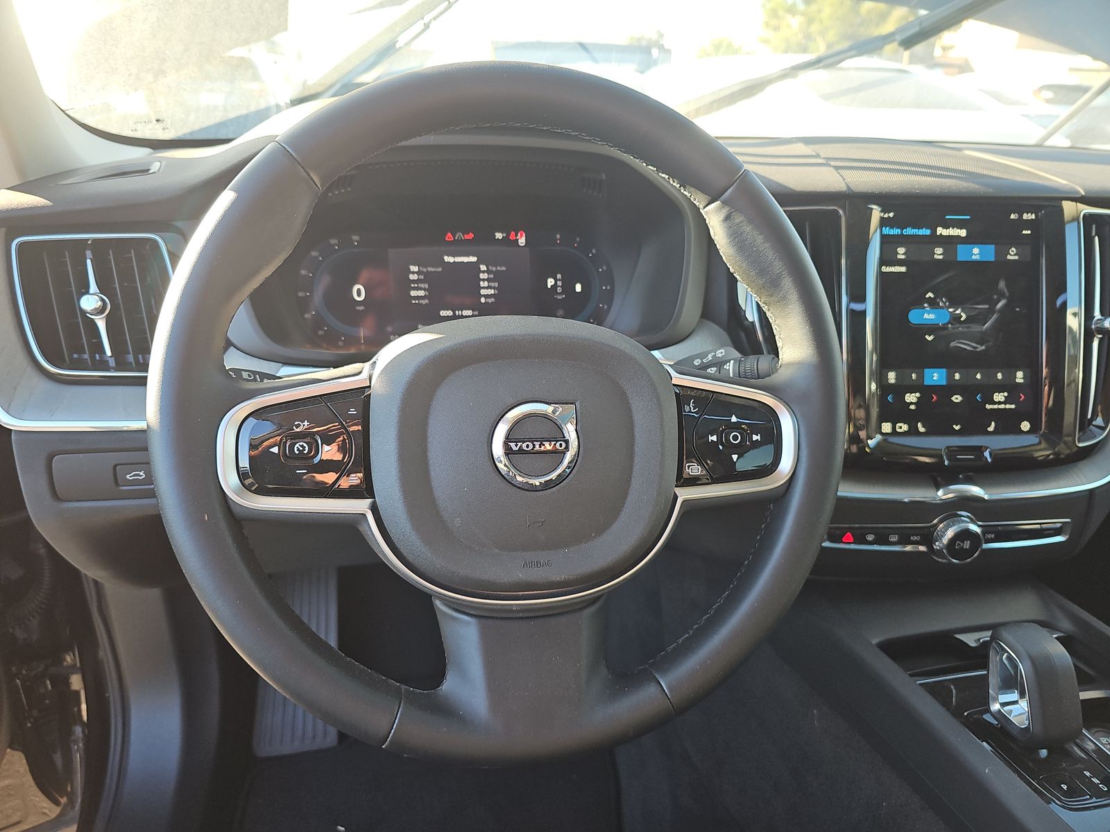 2025 Volvo XC60 B5 Plus AWD