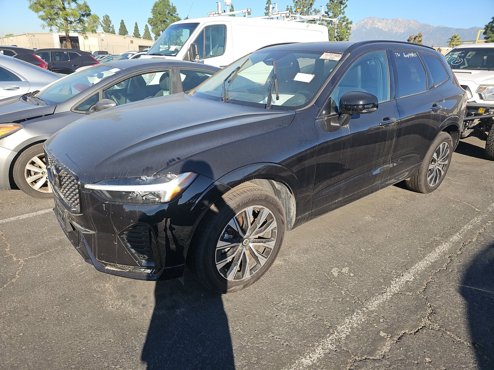 2025 Volvo XC60 B5 Plus AWD